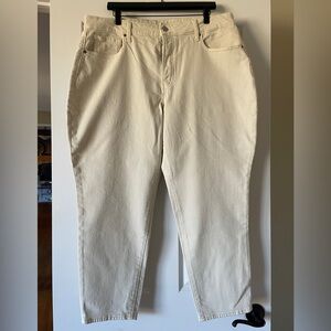 Cream High-Waisted Plus Jeans